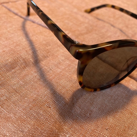 Madewell Tortoise Shell Round Sunglasses NWOT - Picture 4 of 6